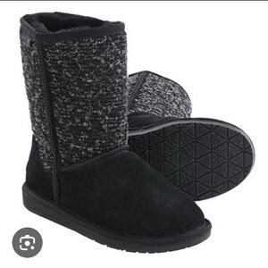 Minnetonka Women’s Black Knit Winter Boots. Preowned